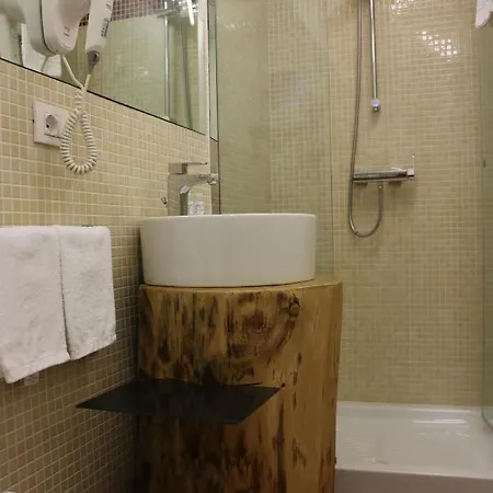 Fontana בית הארחה 3*